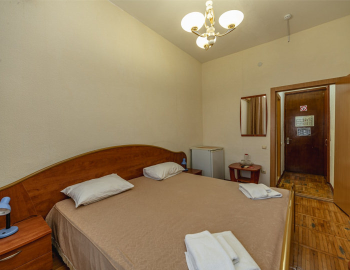 Эконом 2-х местный юг (двуспальная кровать) - Пансионат «Ай-Тодор-Юг»